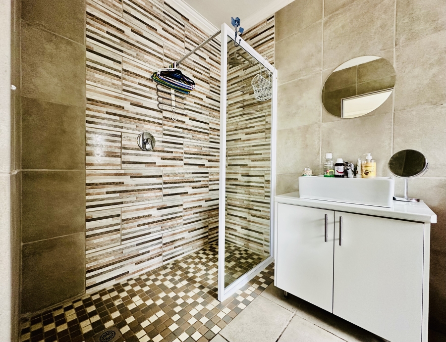 3 Bedroom Property for Sale in De Kelders Western Cape